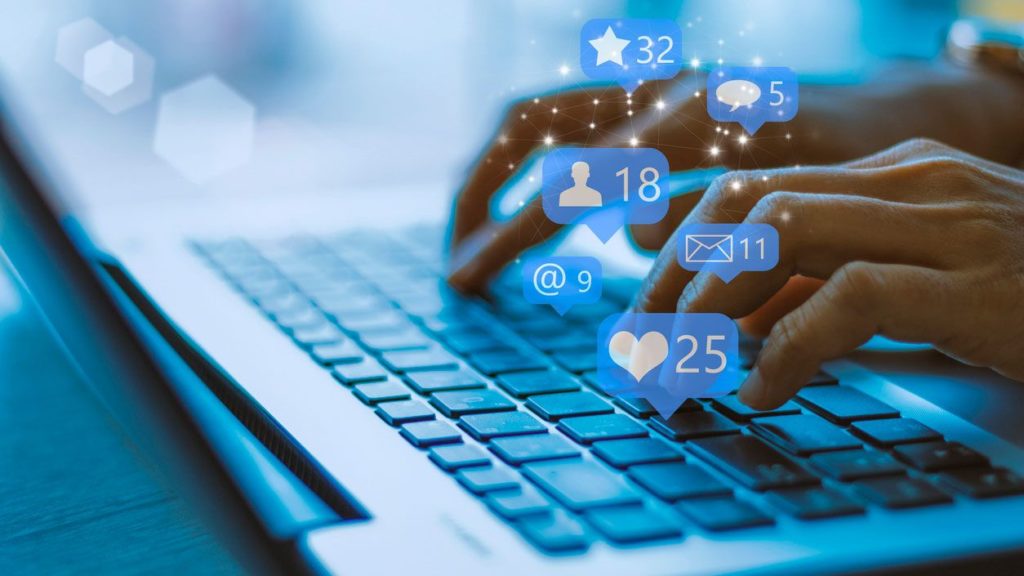 Comment bien définir sa ligne éditoriale sur ses réseaux sociaux ?